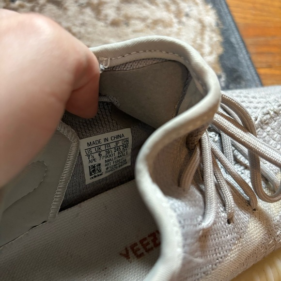 Yezzy Boost 350 V2 - Picture 10 of 12